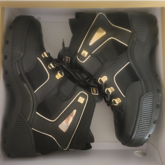 🔥SALE🔥Michael Kors HTF  Brooke Bootie SZ 9.5 - Picture 3 of 16